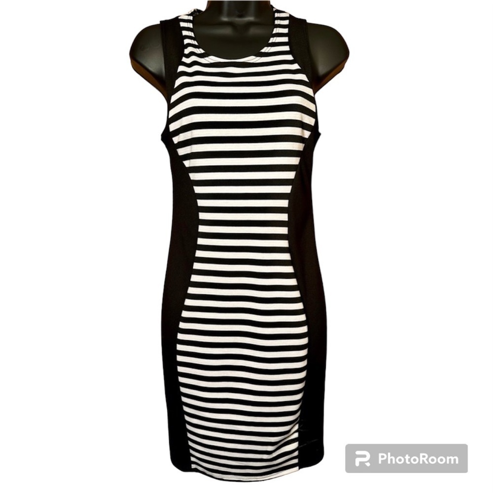 NWT Rue 21 size small black and white striped sleeveless dress